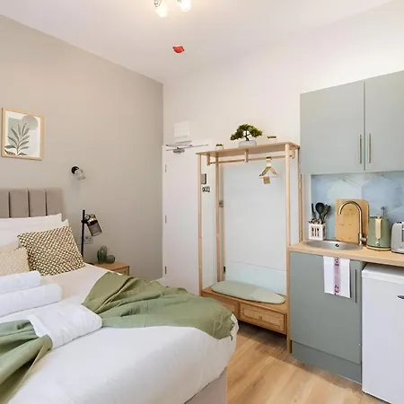 Bright And Airy Studio With Minimalist Charm Londres Extérieur photo